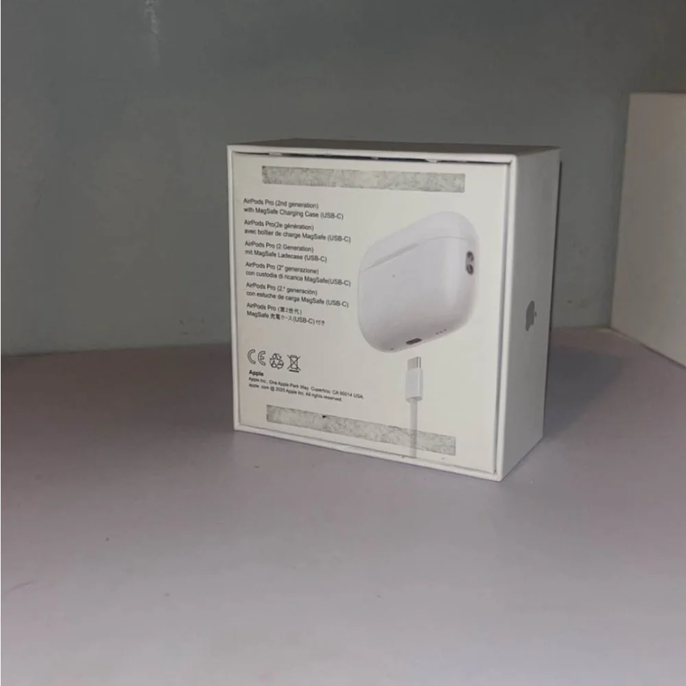 Apple AirPods Pro Box - White